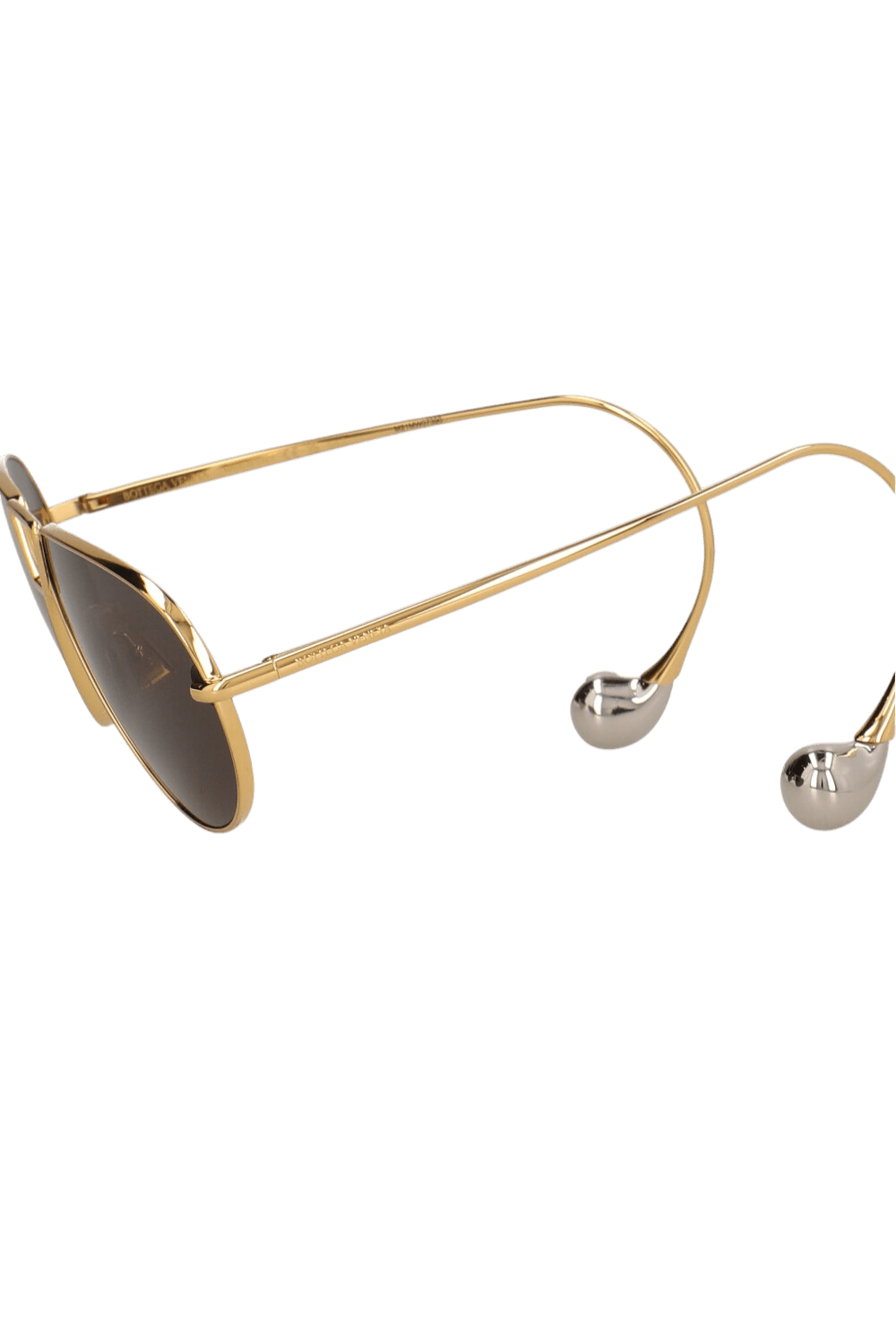 תמונת תקריב של משקפי שמש