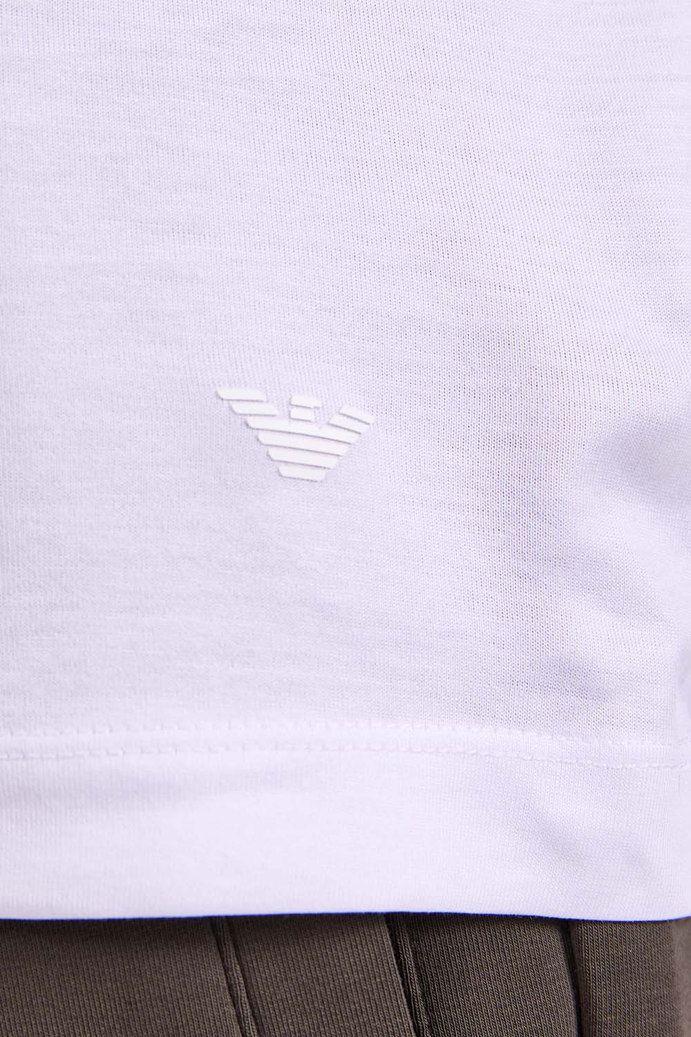 תמונת תקריב דוגמן של חולצת טי