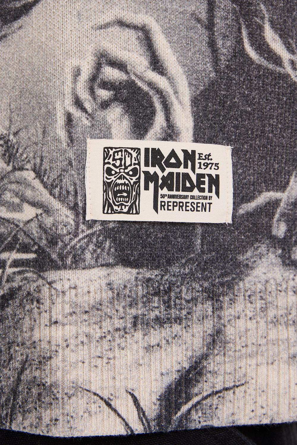 תמונת דוגמן אחורית של סוודר במהדורת 50 שנה לאיירון מיידן