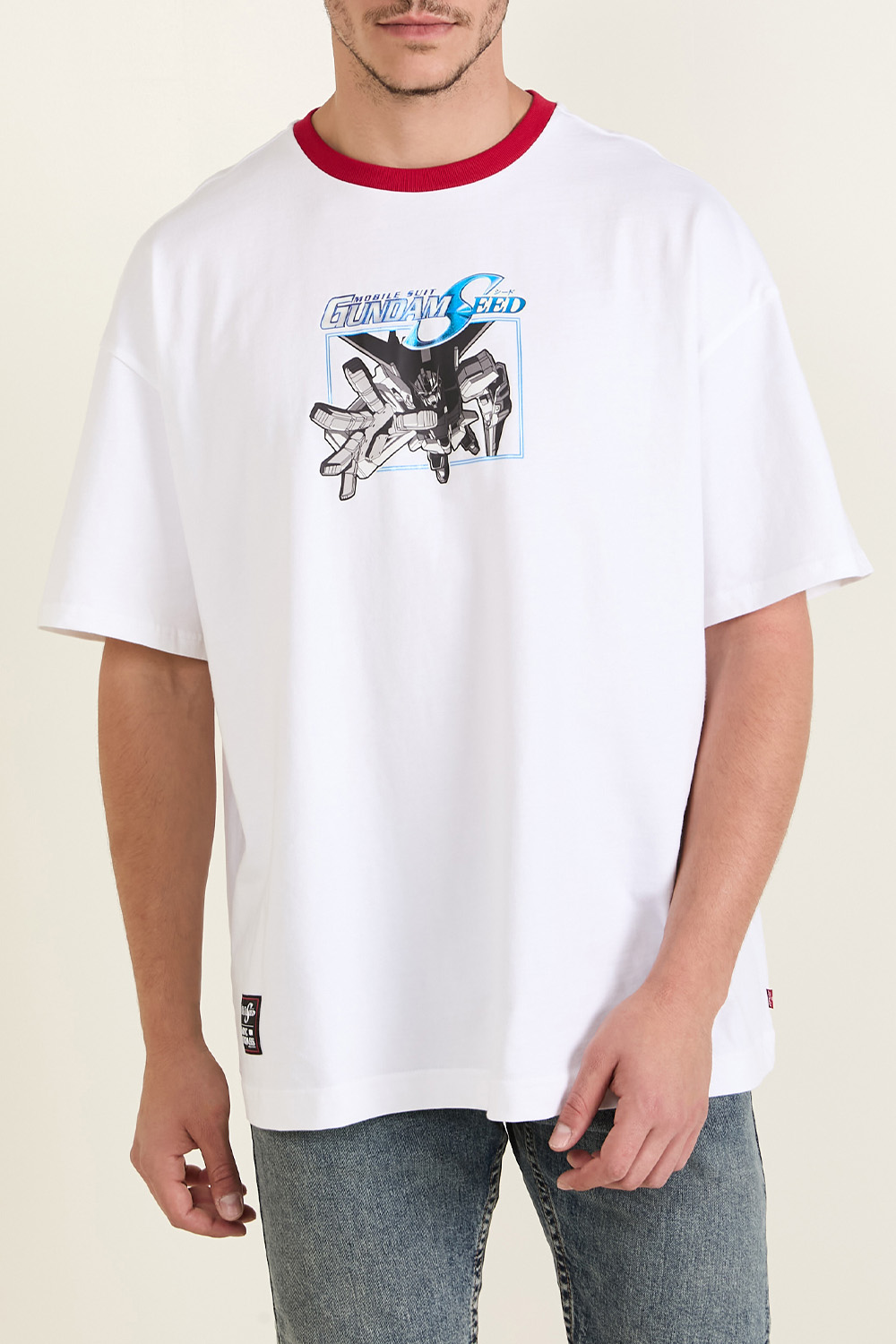 תמונת דוגמן קידמית של ליוויס X גנדאם חולצת טי