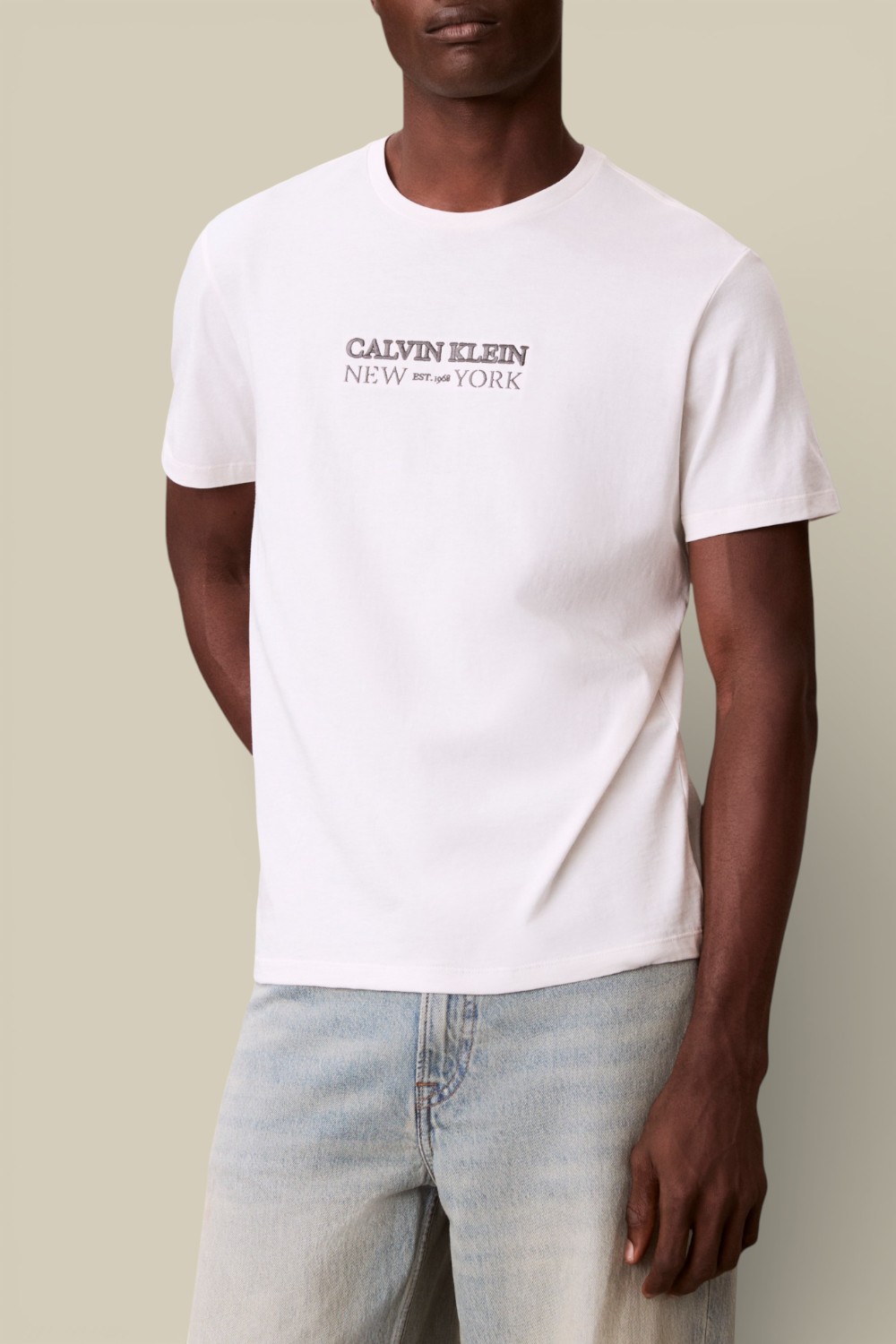 תמונת דוגמן קידמית של חולצת טי