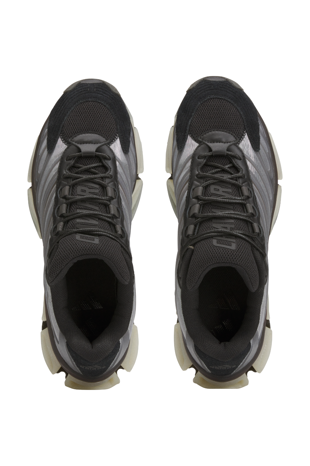 תמונת פנים של נעלי סניקרס מגה־רייד אדידס X וילי צ'אווריה