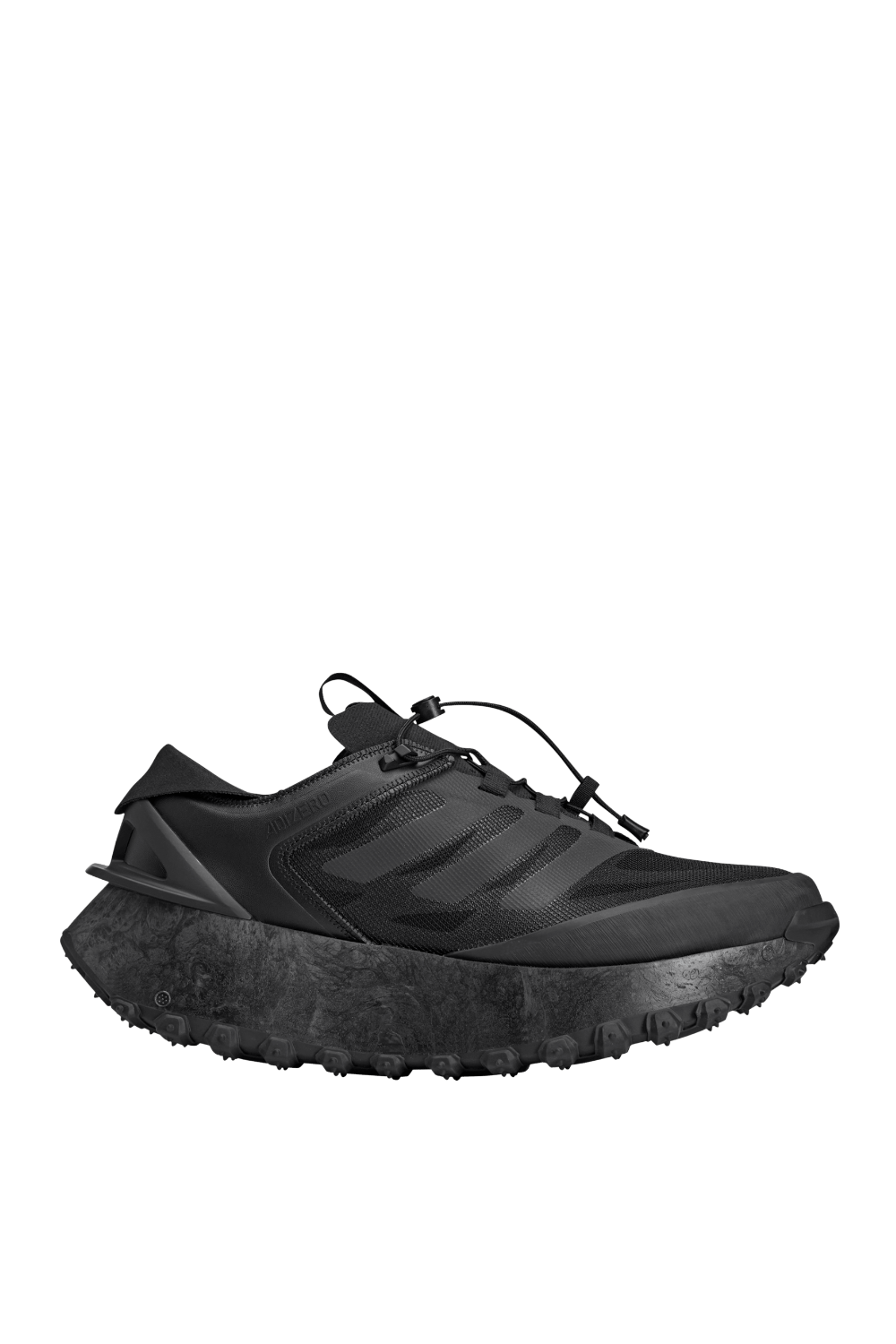 תמונה קידמית של נעלי סניקרס