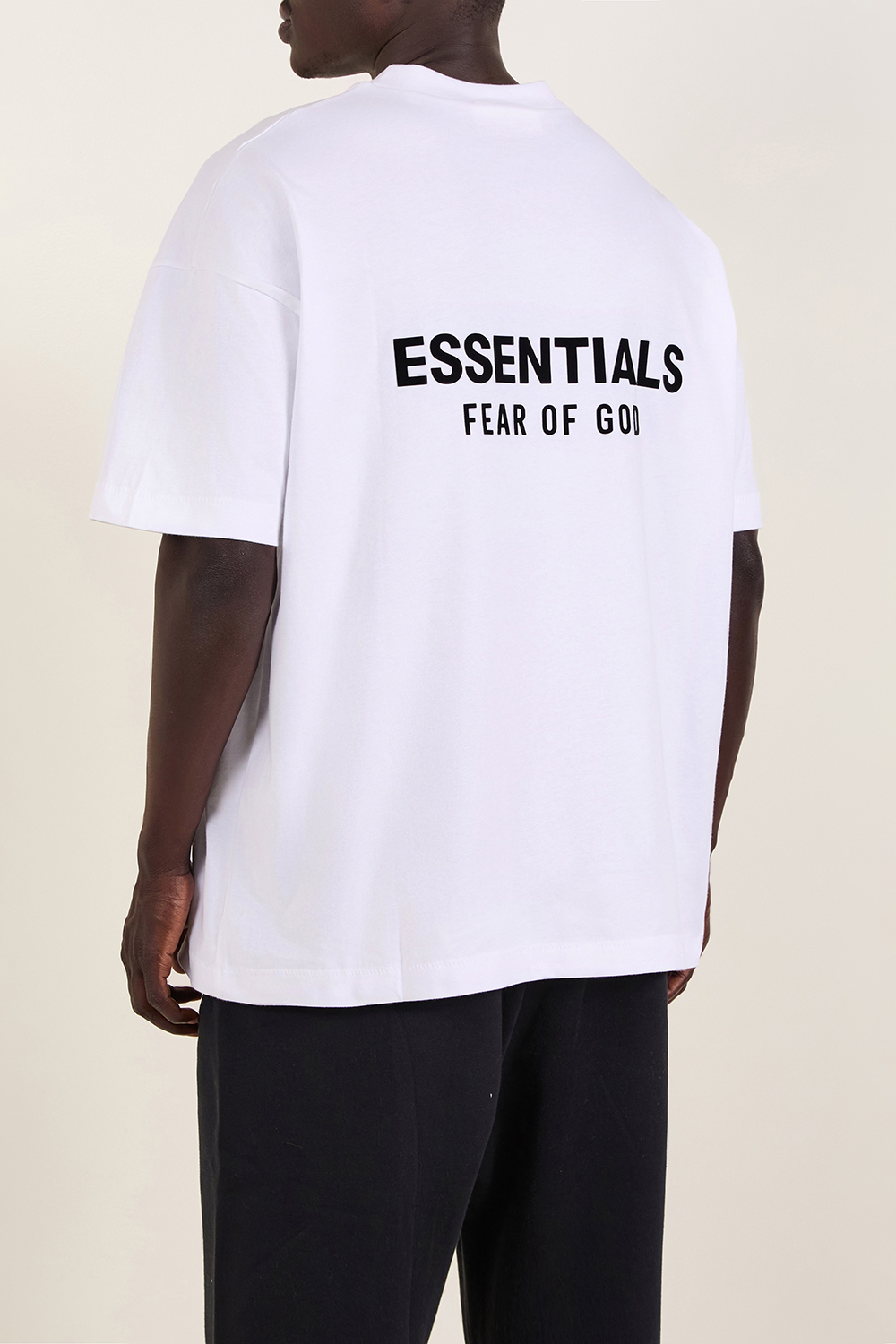 תמונת תקריב דוגמן של חולצת טי