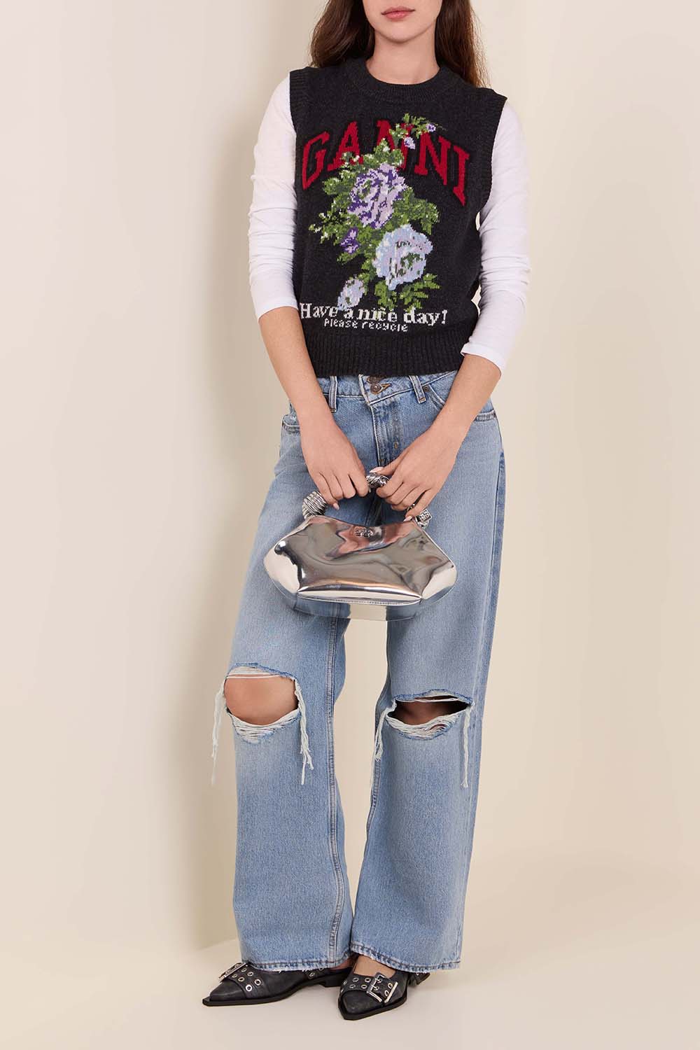 תמונת דוגמן קידמית של תיק בו סמול