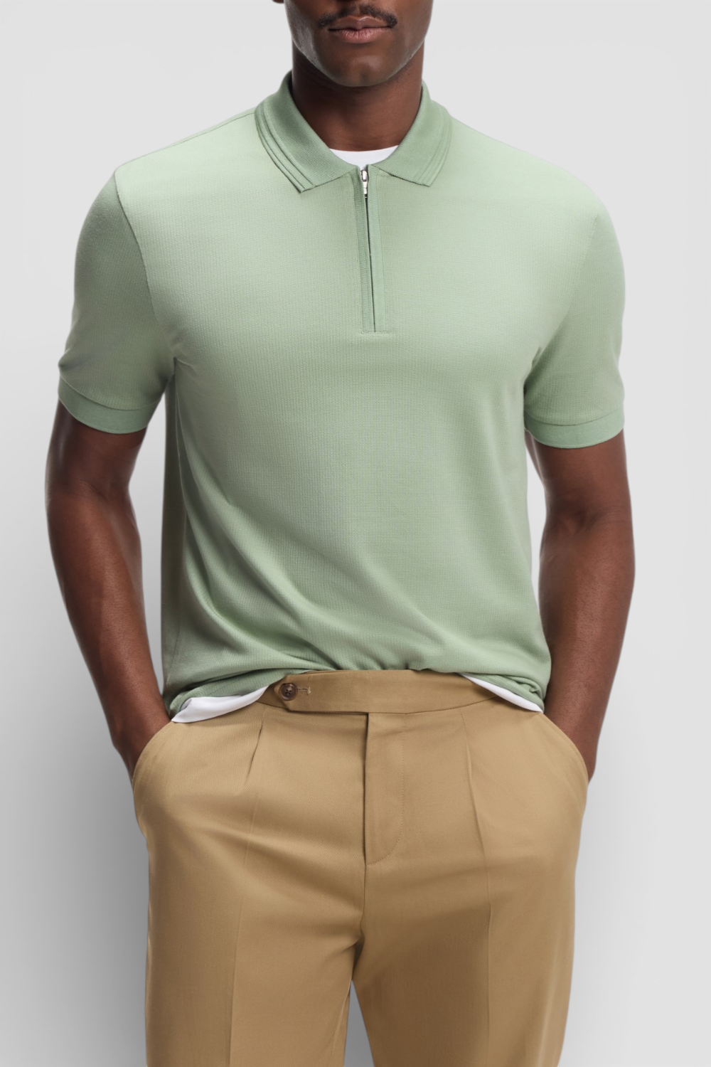 תמונת דוגמן קידמית של חולצת פולו