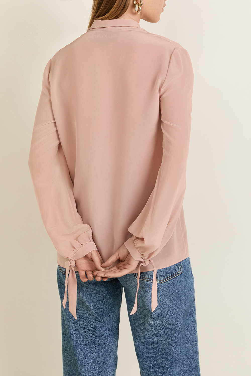 תמונת דוגמן אחורית של חולצת קרפ