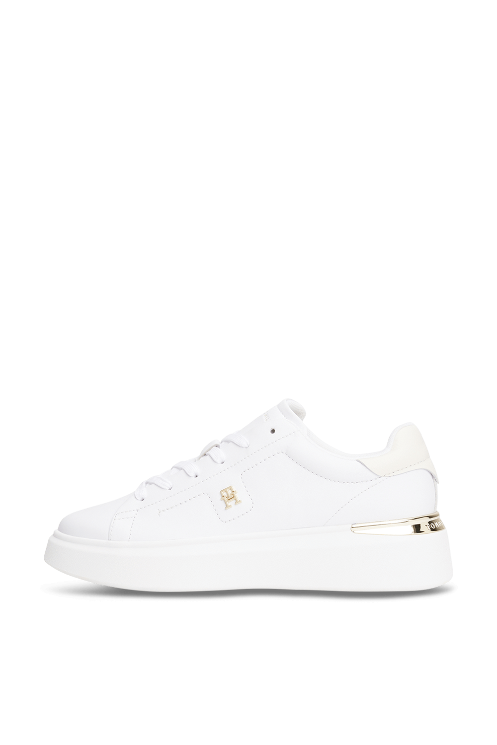 תמונת תקריב של נעלי סניקרס