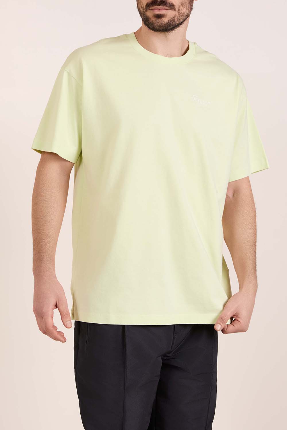 תמונת דוגמן קידמית של חולצת טי