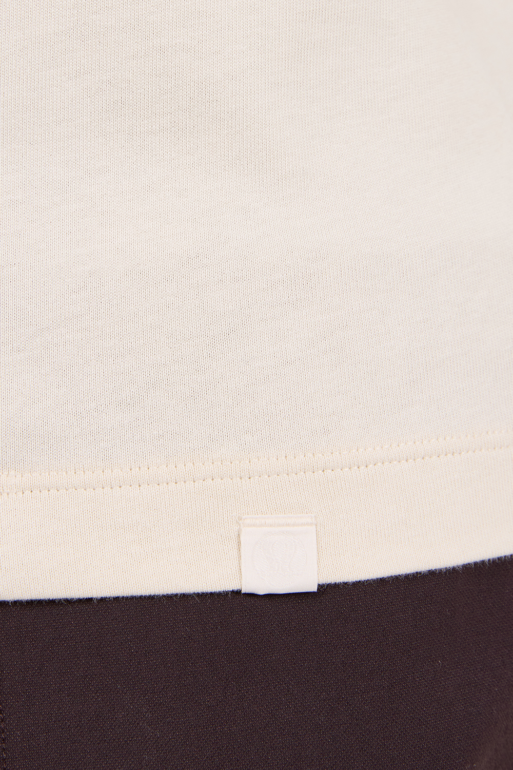 תמונת תקריב דוגמן של Heavyweight Cotton Jersey T-Shirt