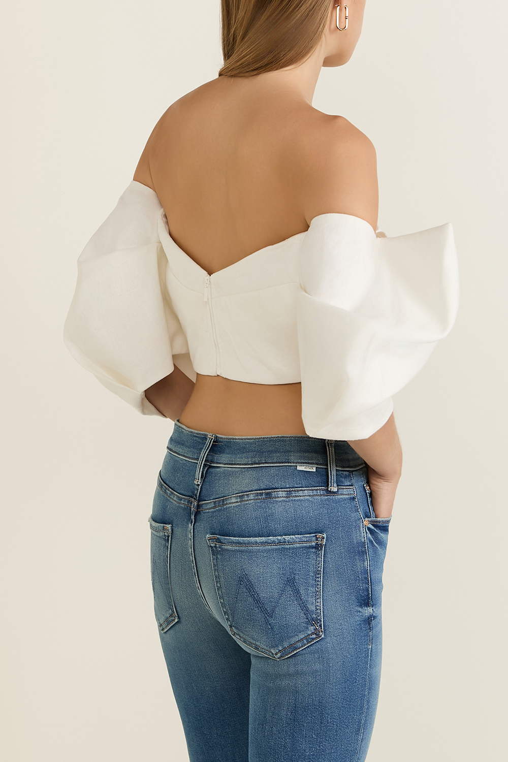 תמונת דוגמן אחורית של טופ סטרפלס