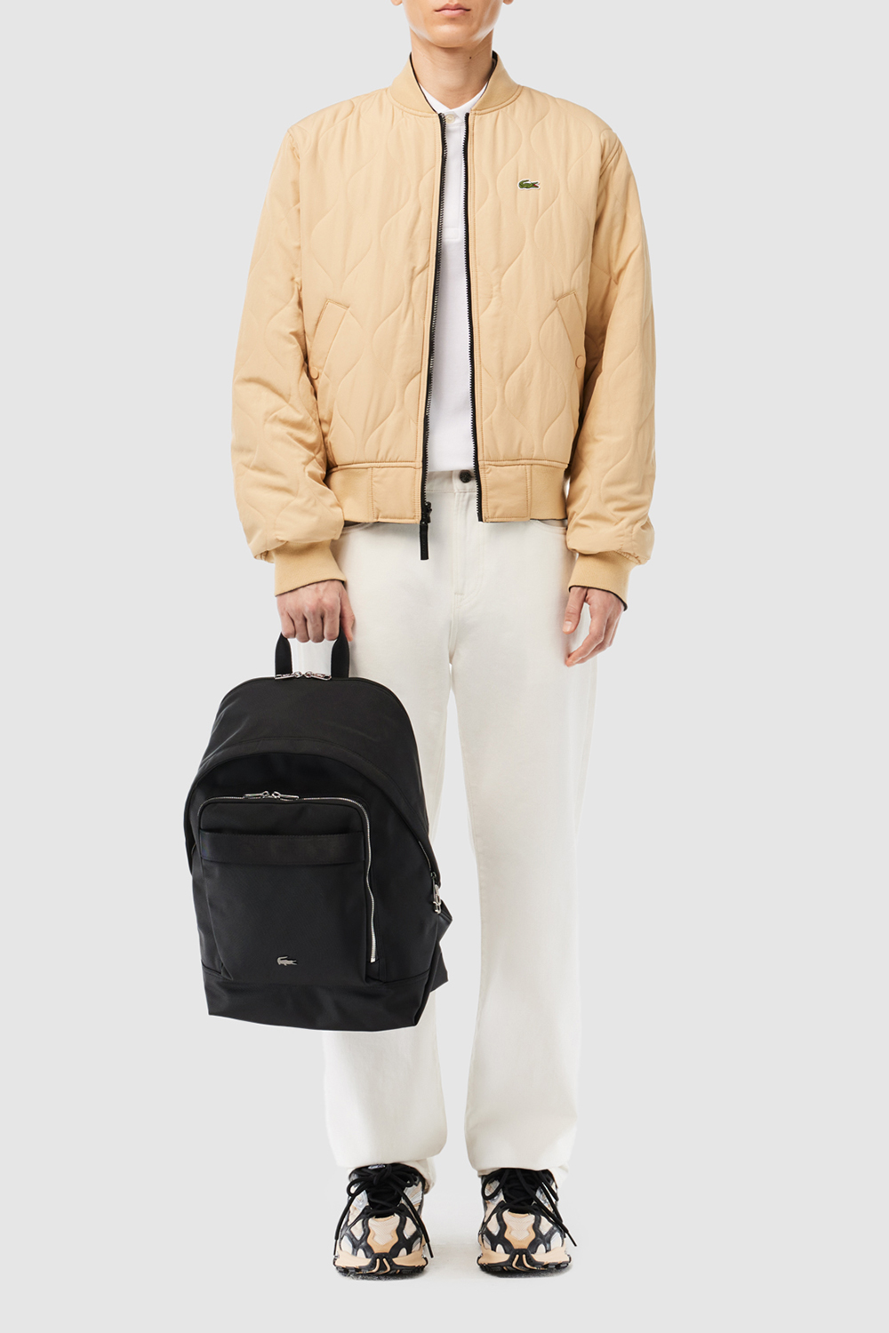 תמונת דוגמן קידמית של תיק גב