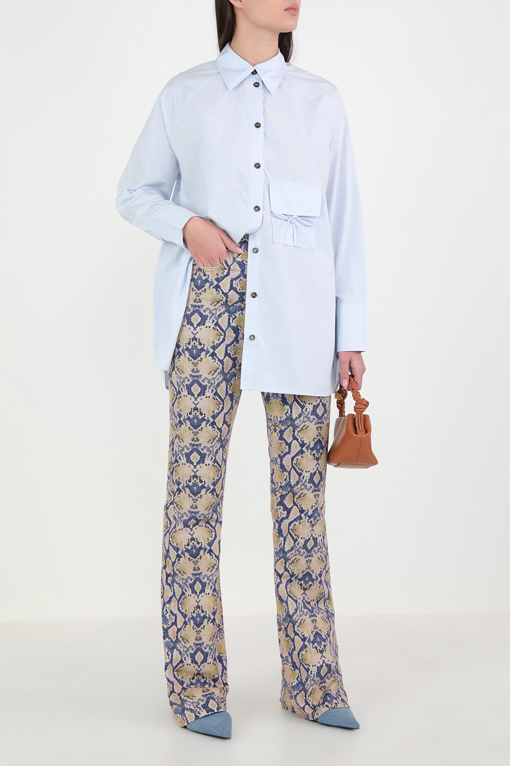 תמונת דוגמן קידמית של תיק בו מיני