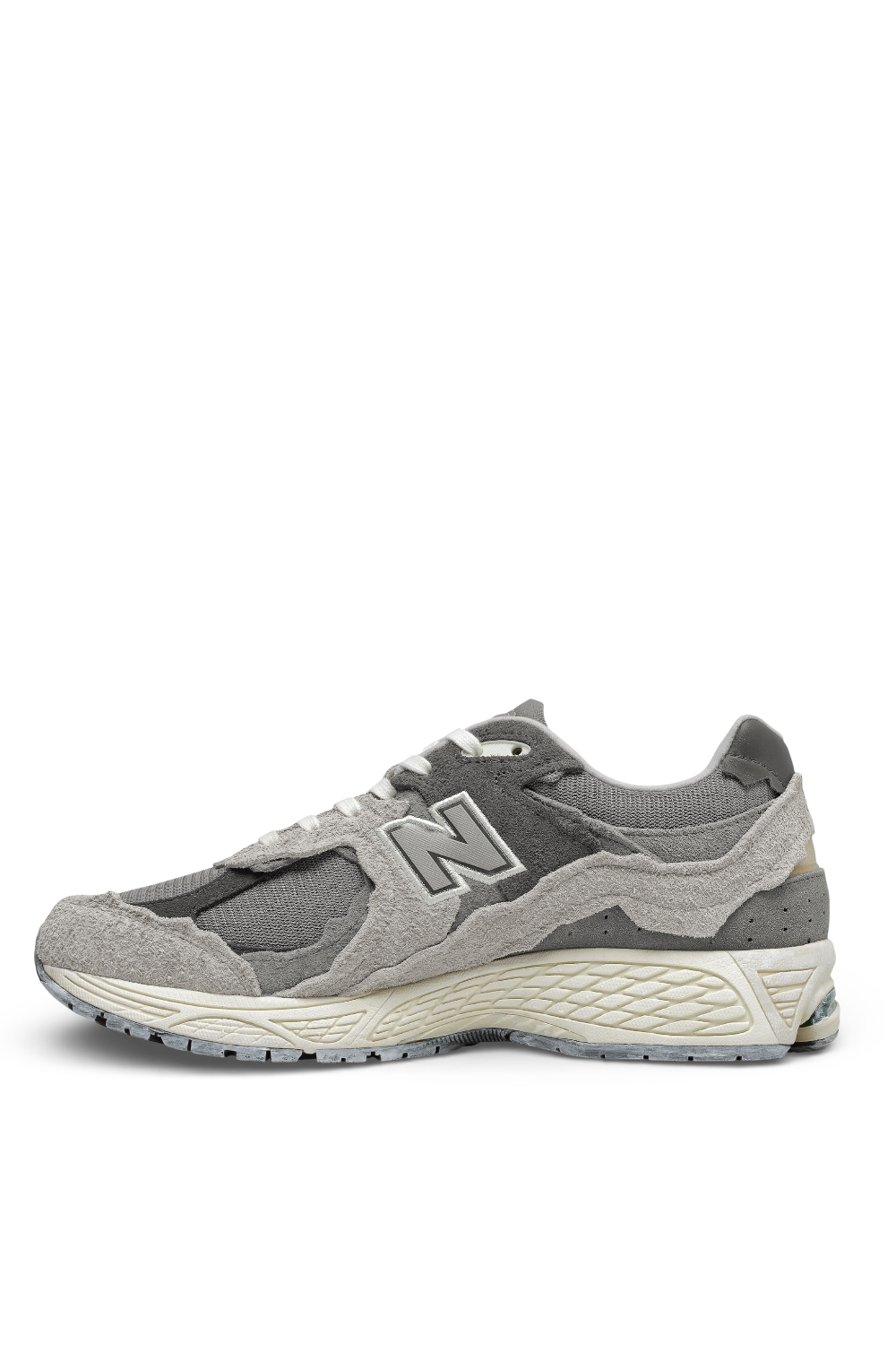 תמונה אחורית של נעלי סניקרס 2002