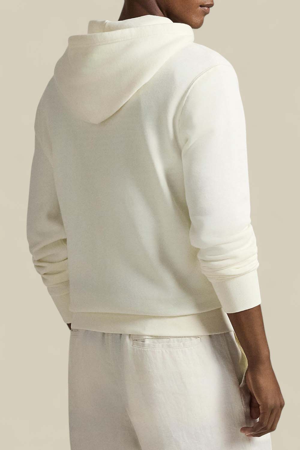 תמונת דוגמן אחורית של סווטשירט קפוצ'ון