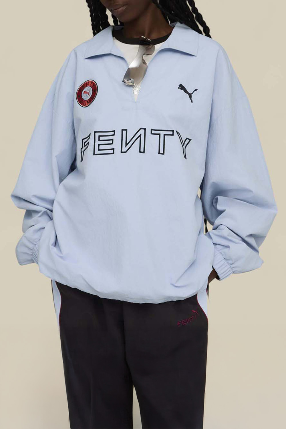 תמונת דוגמן קידמית של סווטשירט פומה X פנטי