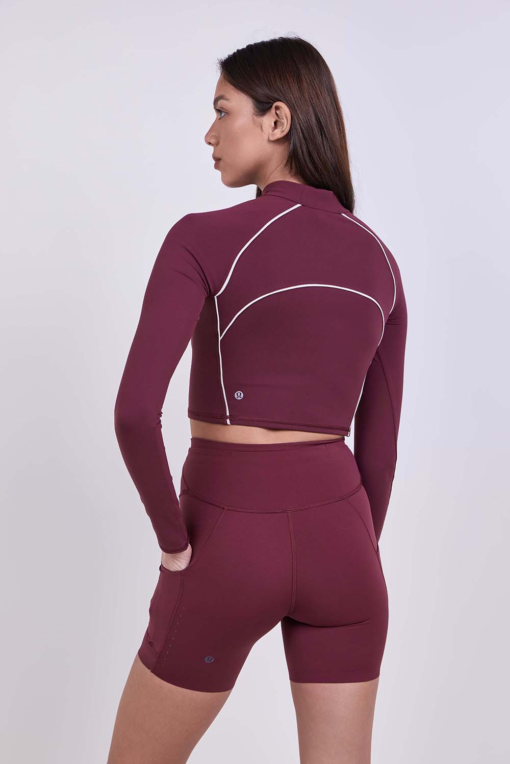 תמונת דוגמן אחורית של Wunder Train Cropped Long-Sleeve Half Zip