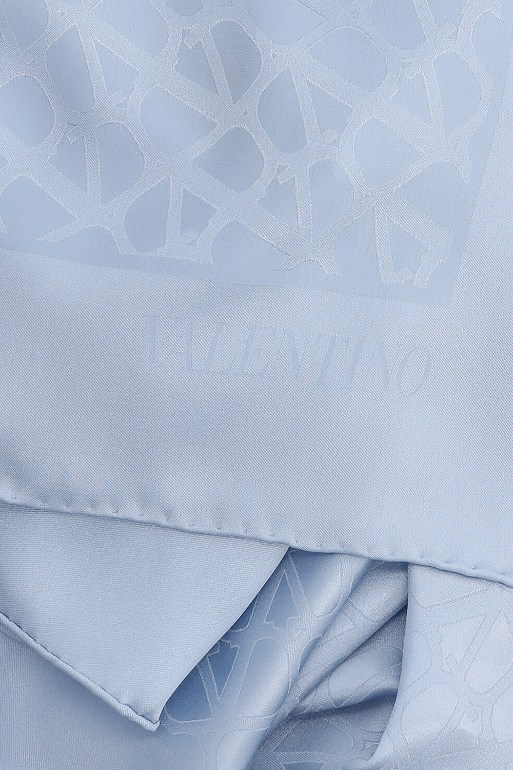 תמונה אחורית של מטפחת