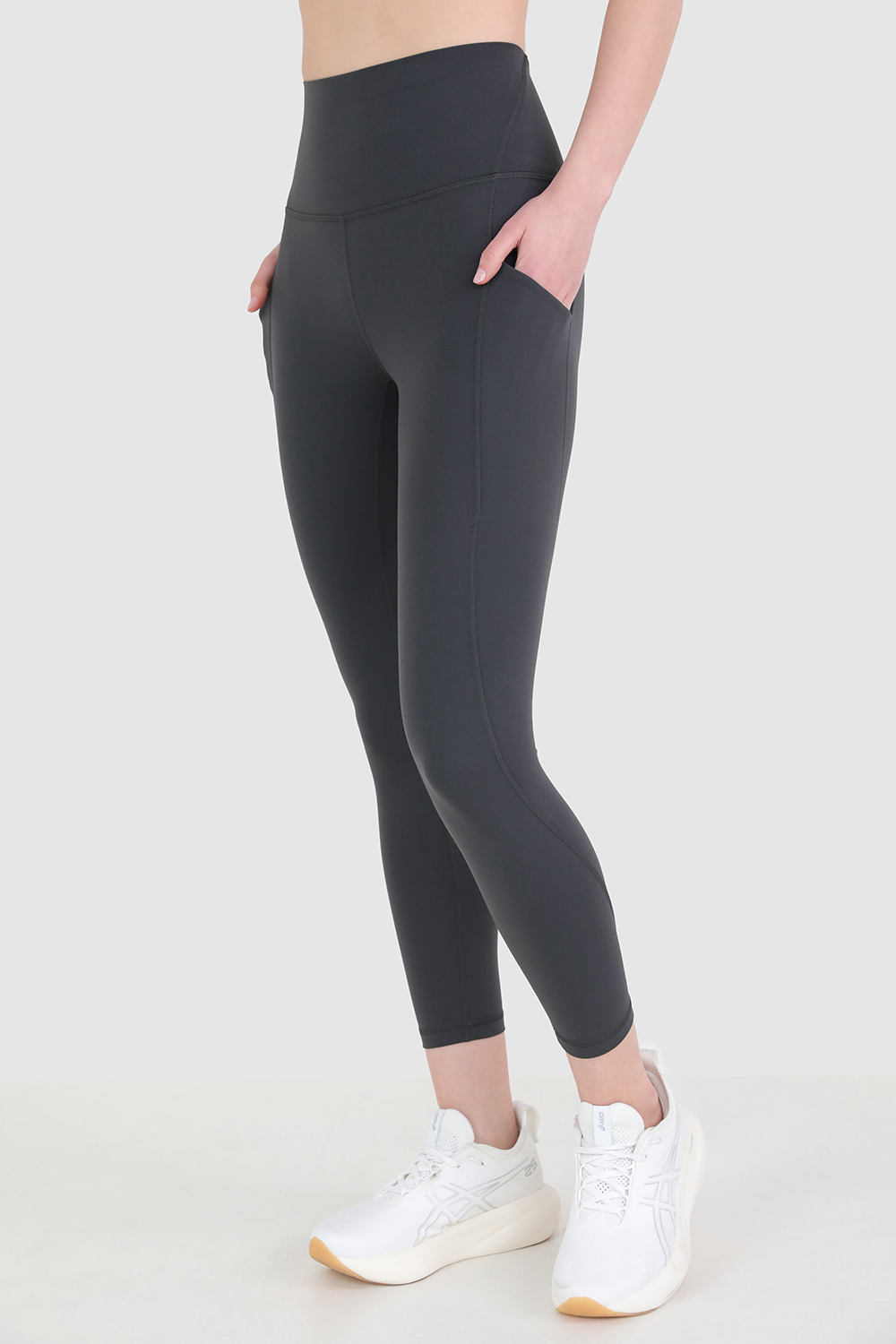 תמונת דוגמן קידמית של Align High-Rise Crop 23 *Pockets