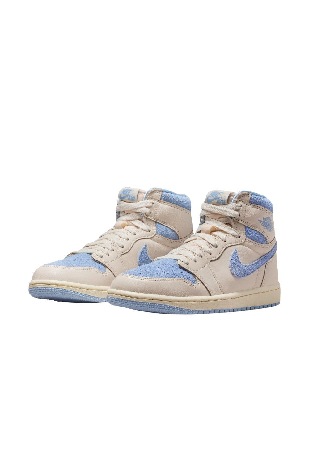 תמונת תקריב של נעלי סניקרס אייר ג&rsquo;ורדן 1 רטרו היי או־ג&rsquo;י