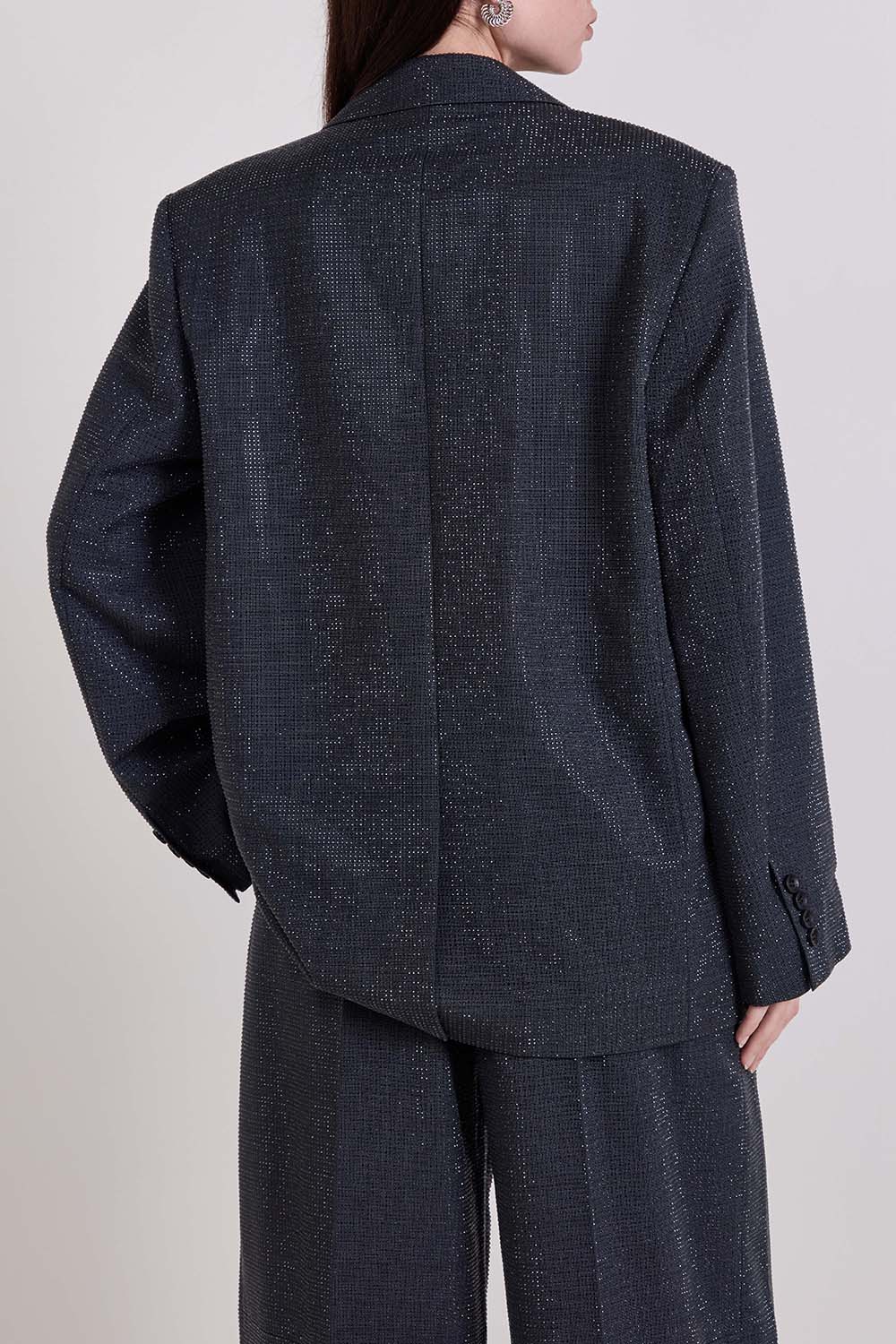 תמונת דוגמן אחורית של בלייזר אוברסייז