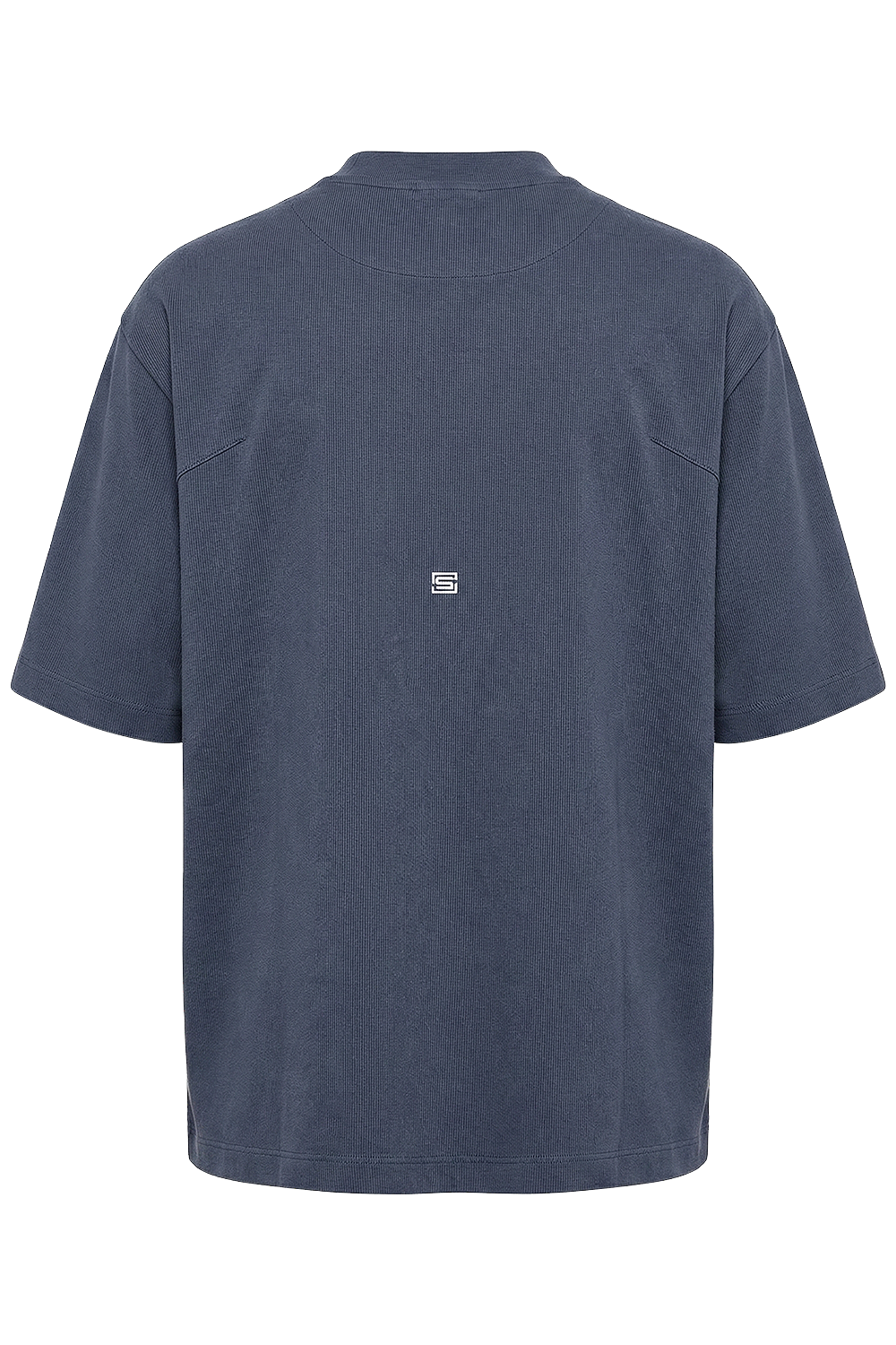 תמונה אחורית של חולצת טי אוברסייז