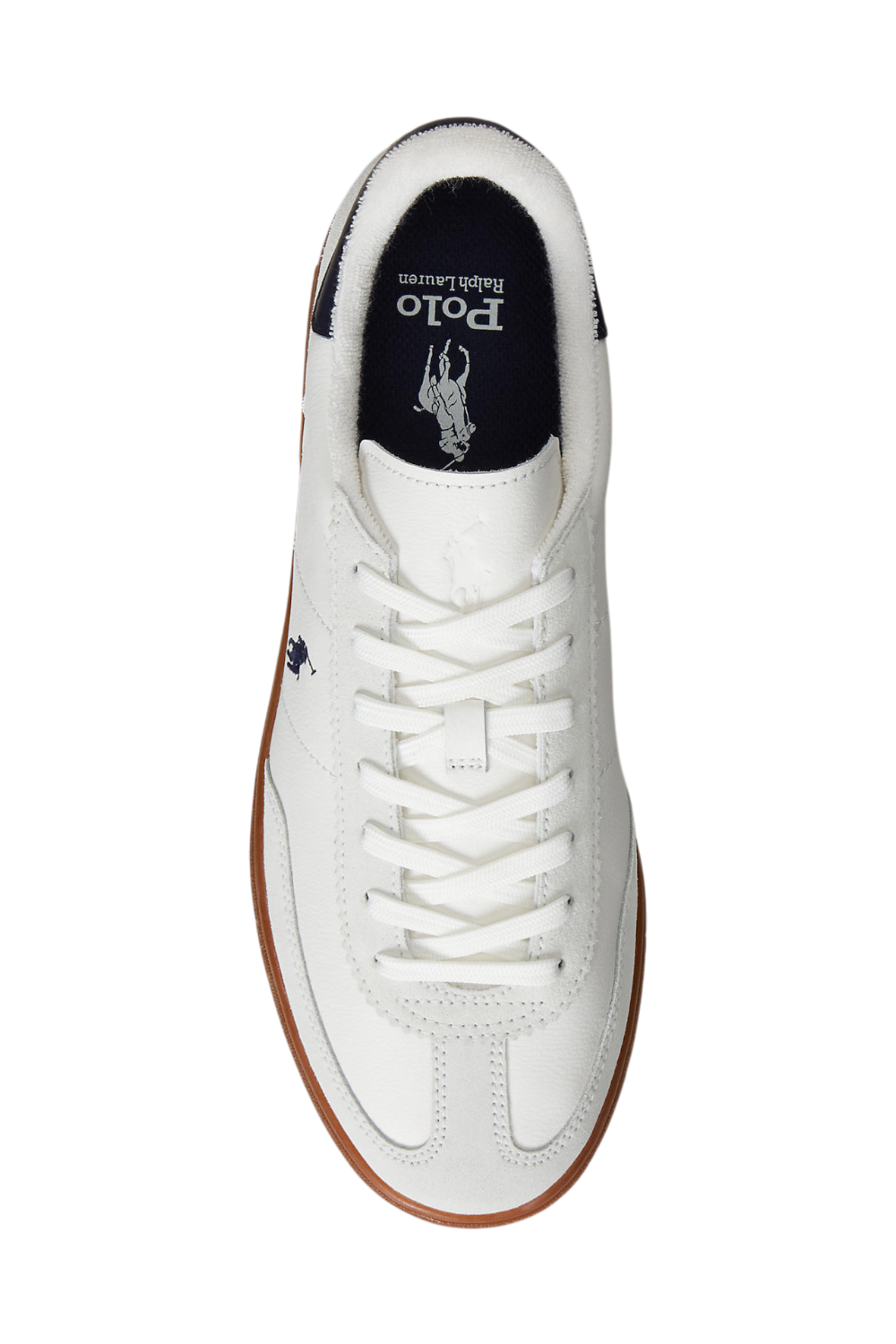 תמונת תקריב של נעלי סניקרס