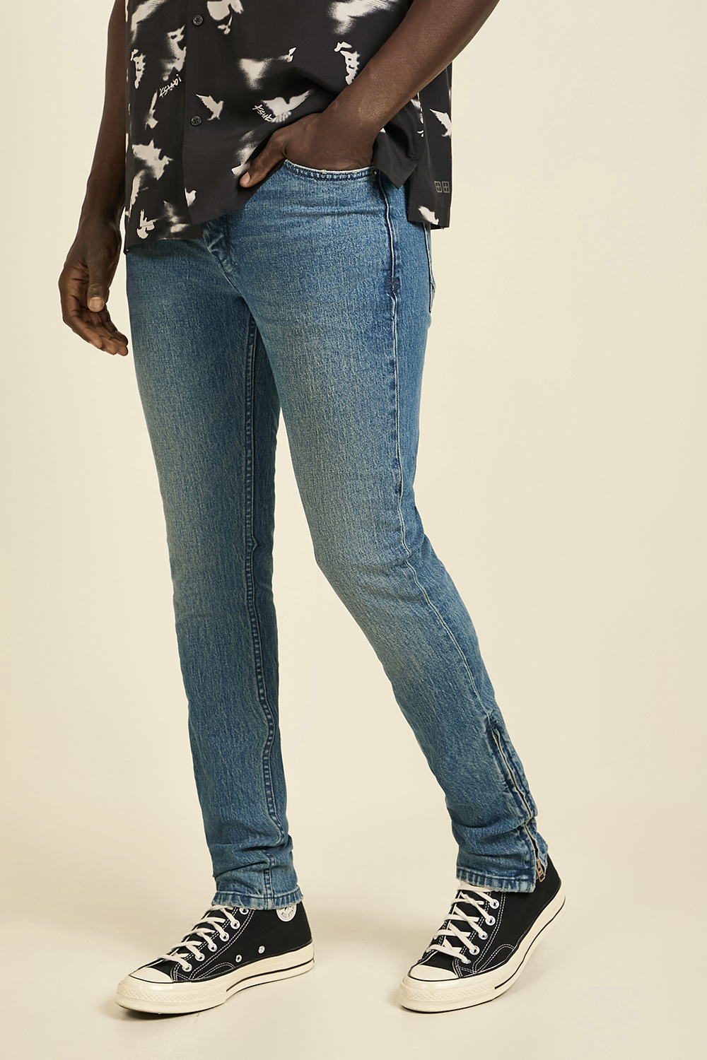 תמונת דוגמן קידמית של מכנסי ג'ינס סקיני ואן ווינקל