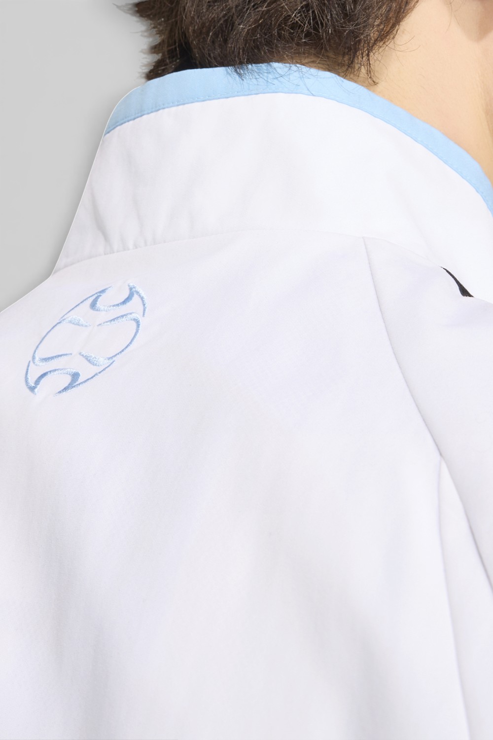 תמונת תקריב דוגמן של ז'קט כדורגל