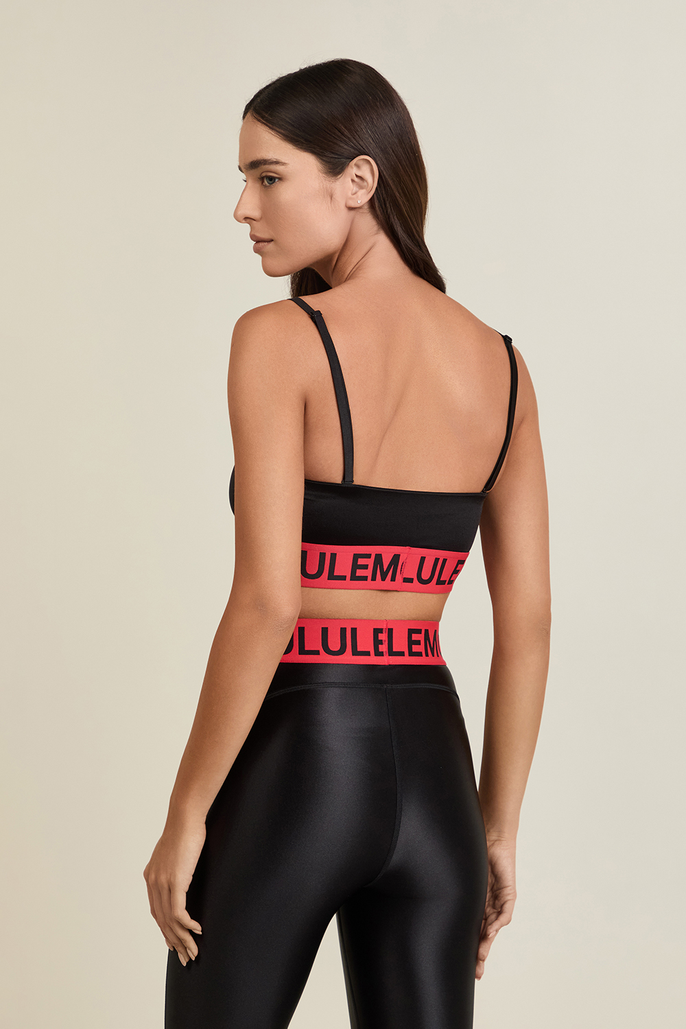 תמונת דוגמן אחורית של Satin Shine Logo Train Bra