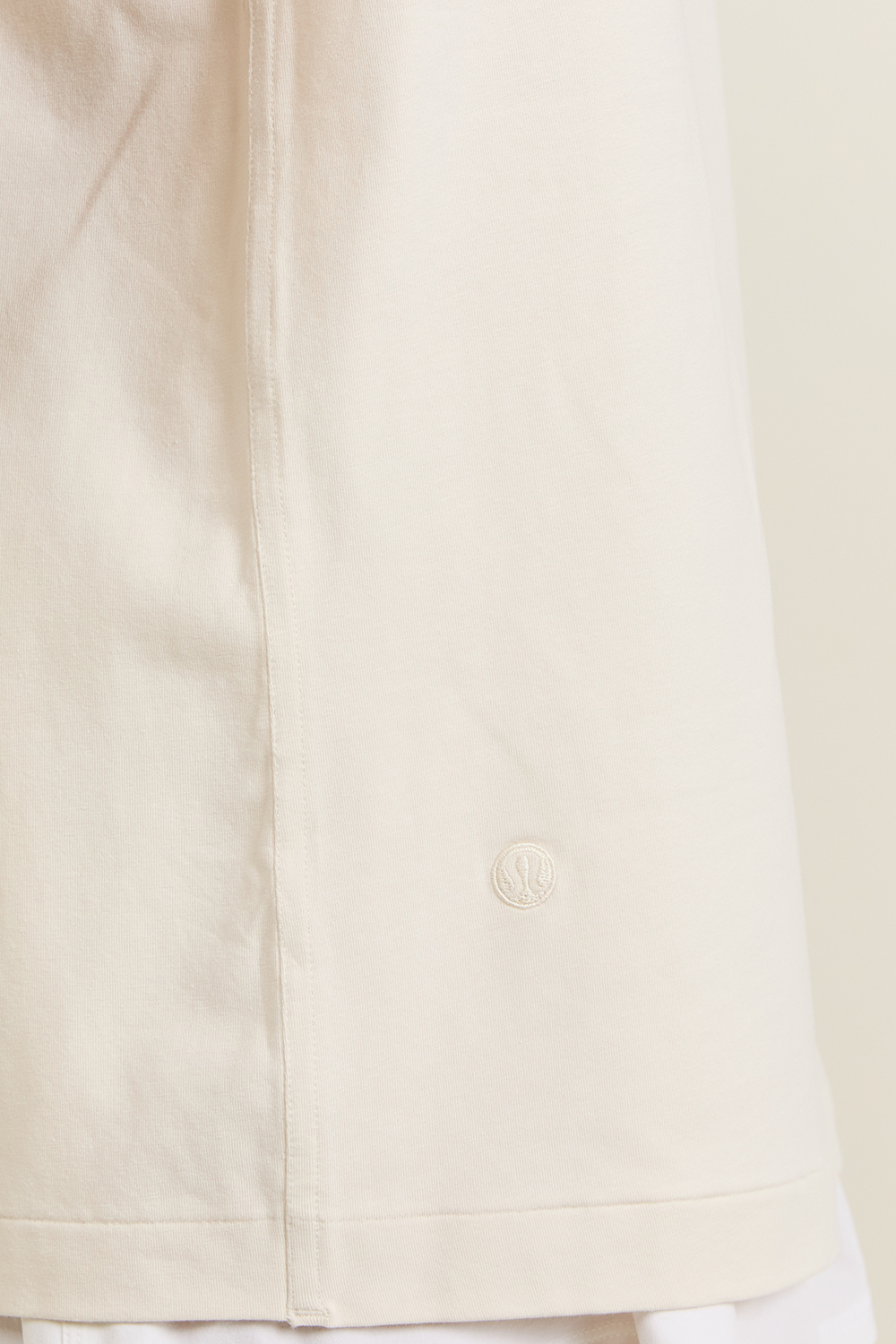 תמונת תקריב דוגמן של All Yours Organic Cotton Tank