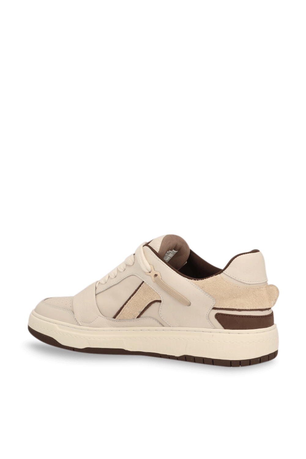 תמונה אחורית של נעלי סניקרס