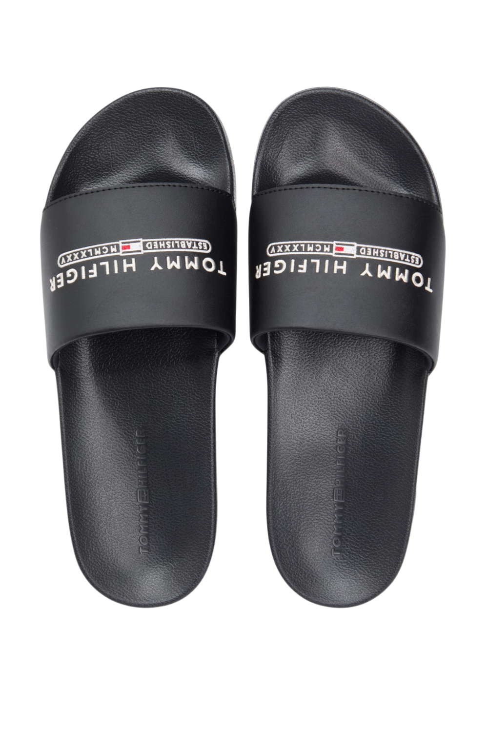 תמונת תקריב של כפכפי סליידס