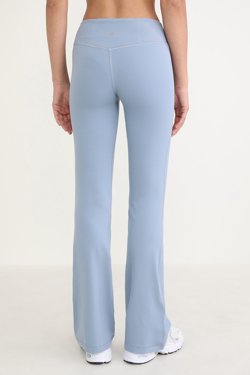 תמונת דוגמן אחורית של Align Lrt Flair Pant 32.5Inch