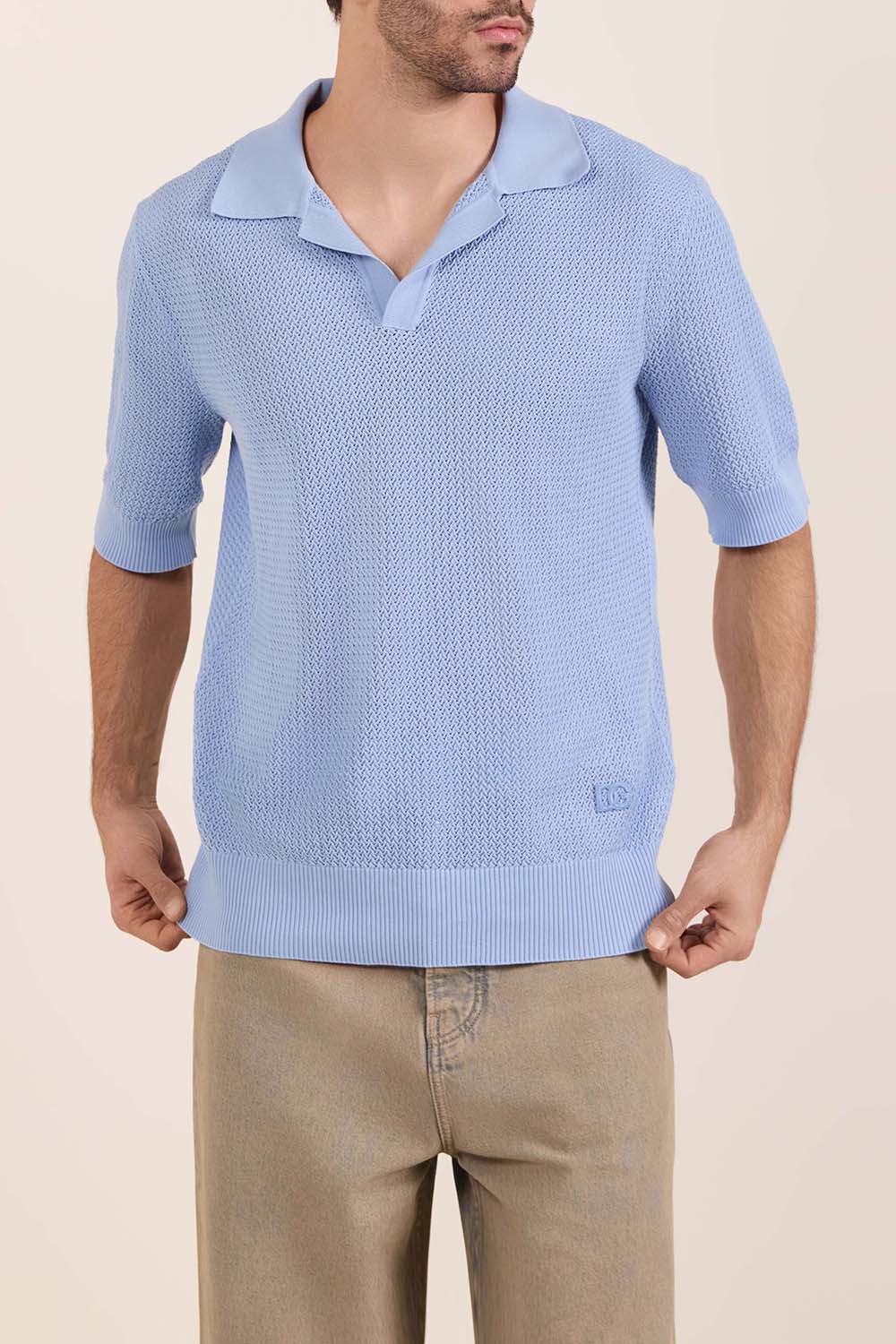 תמונת דוגמן קידמית של חולצת פולו