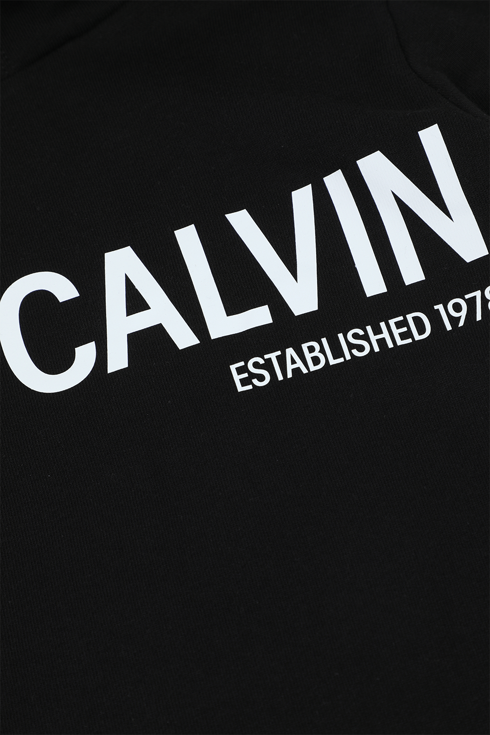 גילאי 4-16 קפוצ'ון שחור עם לוגו CALVIN KLEIN
