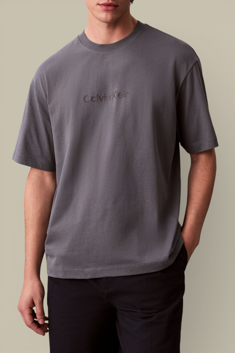 תמונת דוגמן קידמית של חולצת טי