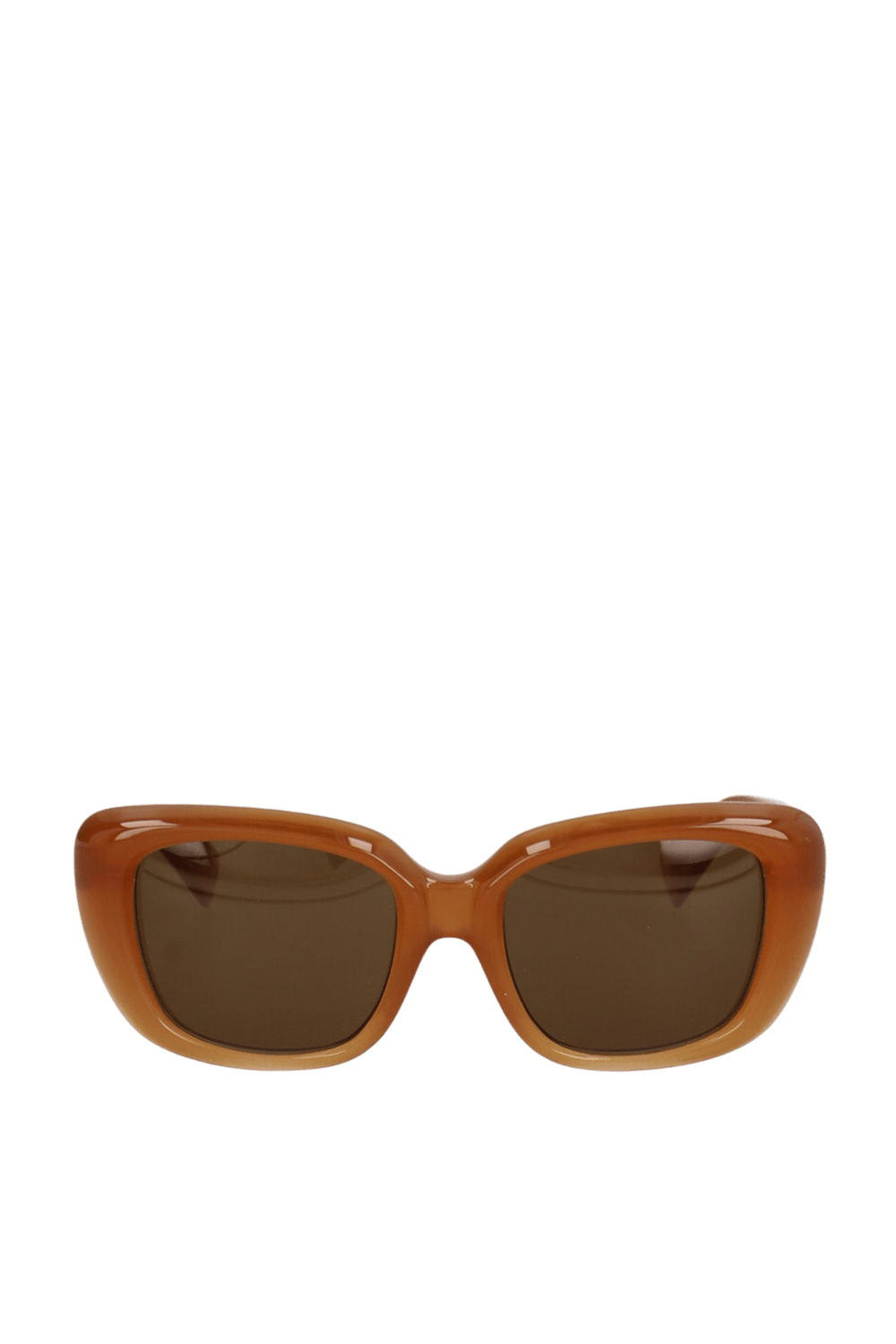 תמונה קידמית של משקפי שמש