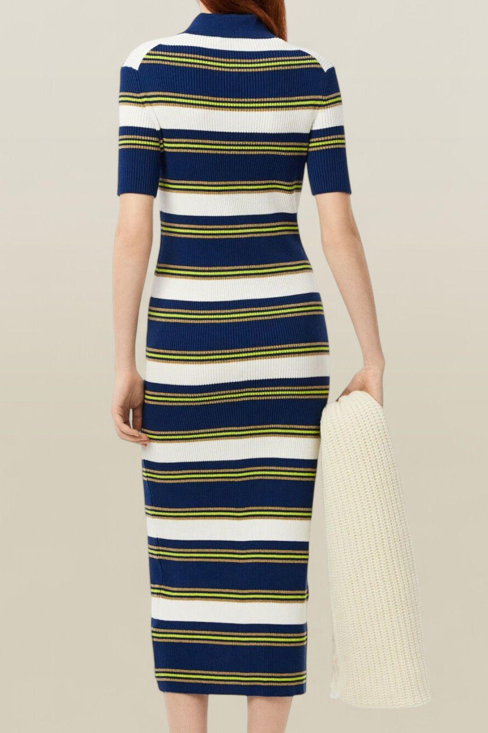 תמונת דוגמן אחורית של חולצת שמלה פולו ריב