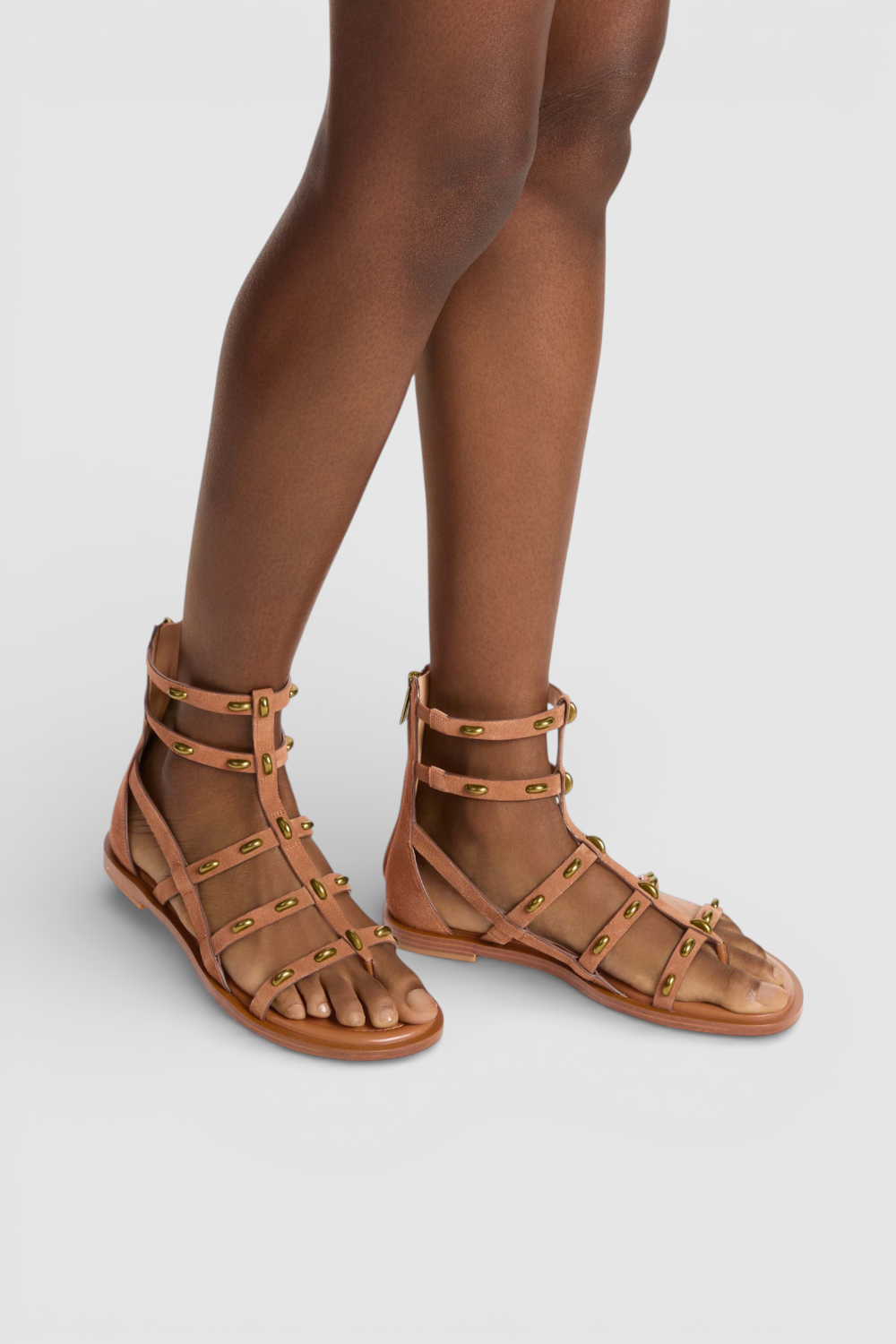 תמונת דוגמן קידמית של סנדלים