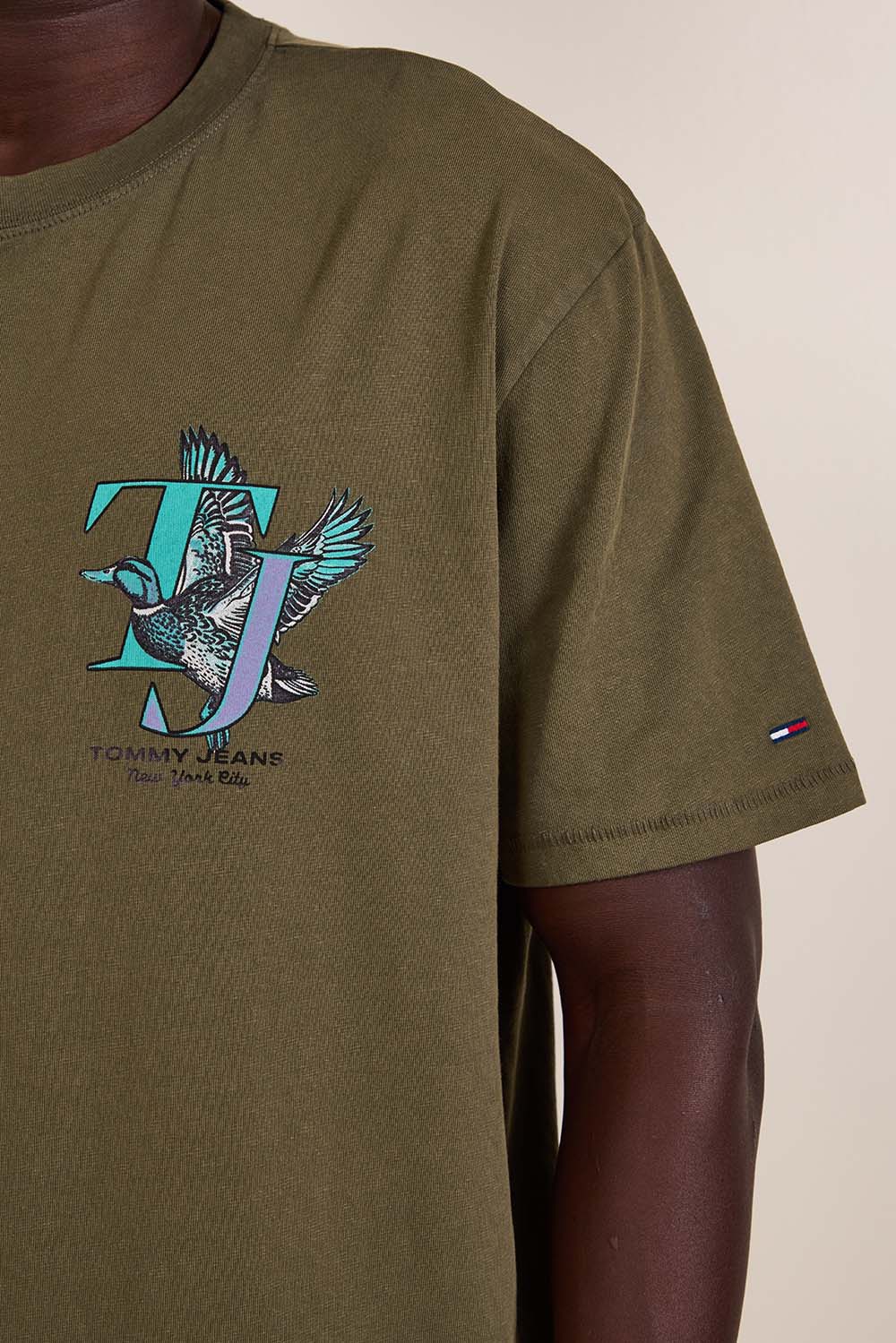 תמונת תקריב דוגמן של חולצת טי