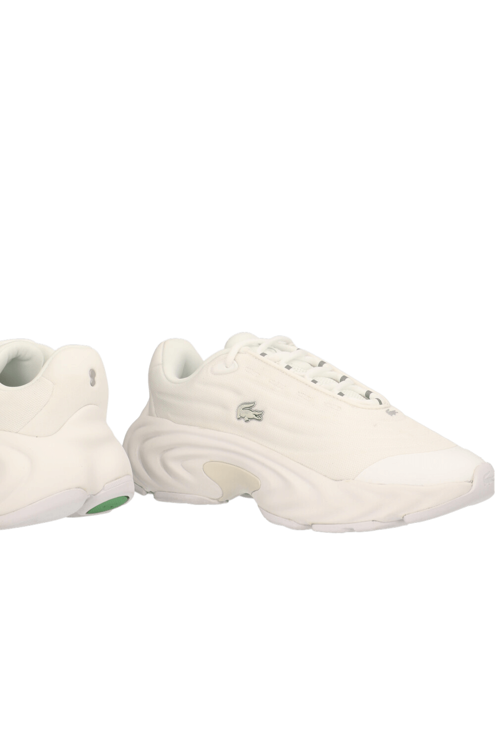 תמונת תקריב של נעלי סניקרס ספינור 225