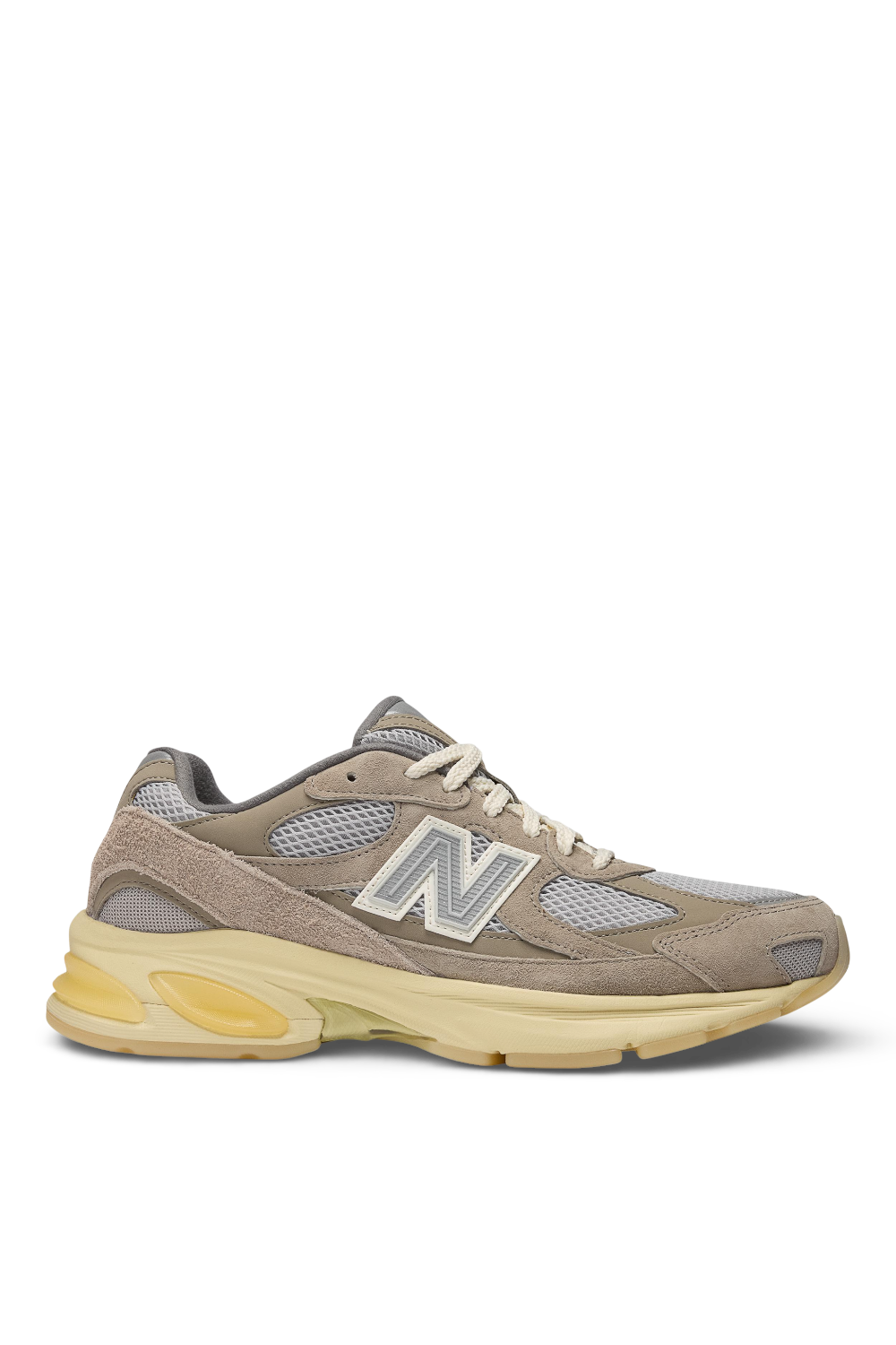 תמונה קידמית של נעלי סניקרס 2010