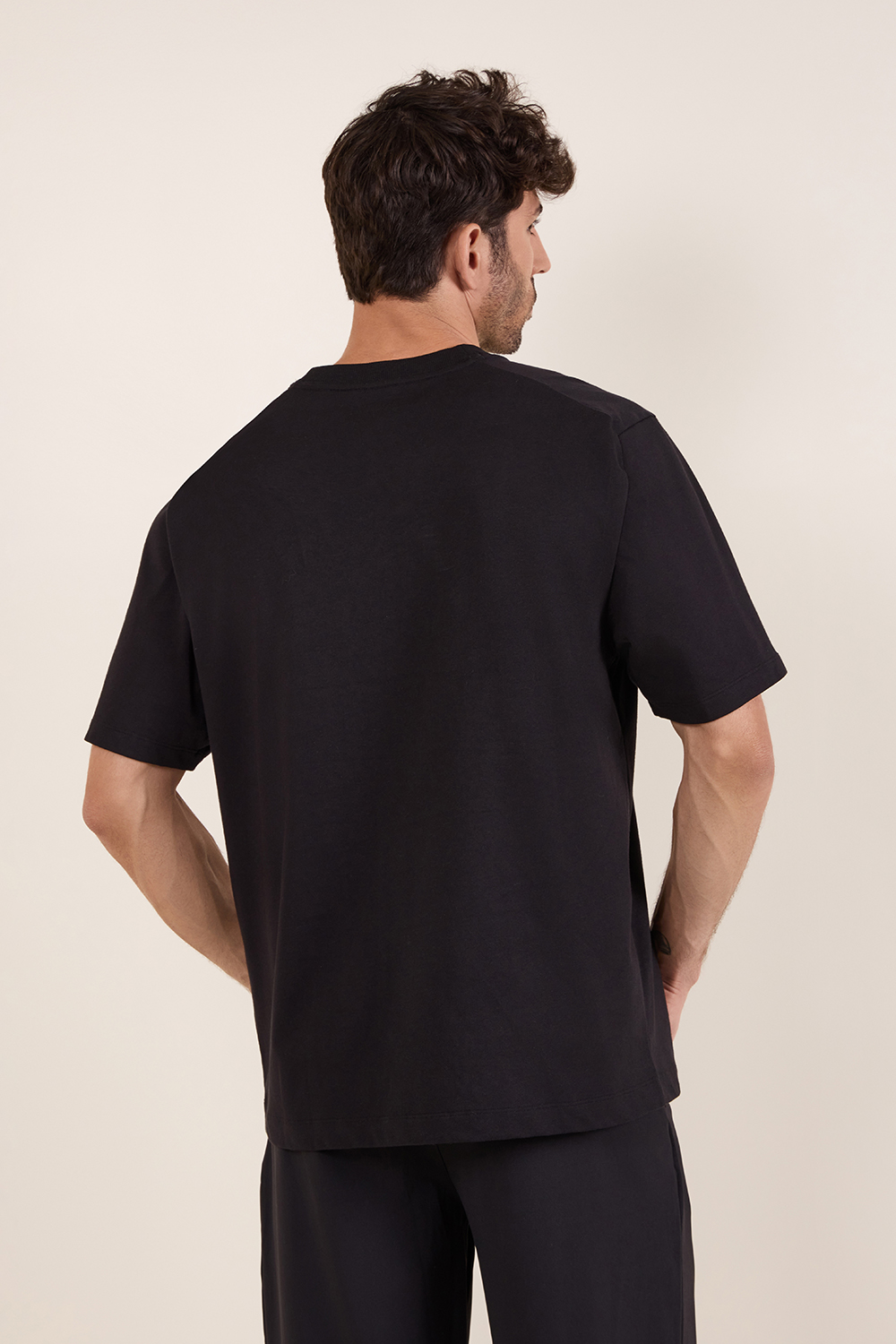 תמונת דוגמן אחורית של Heavyweight Cotton Jersey T-Shirt