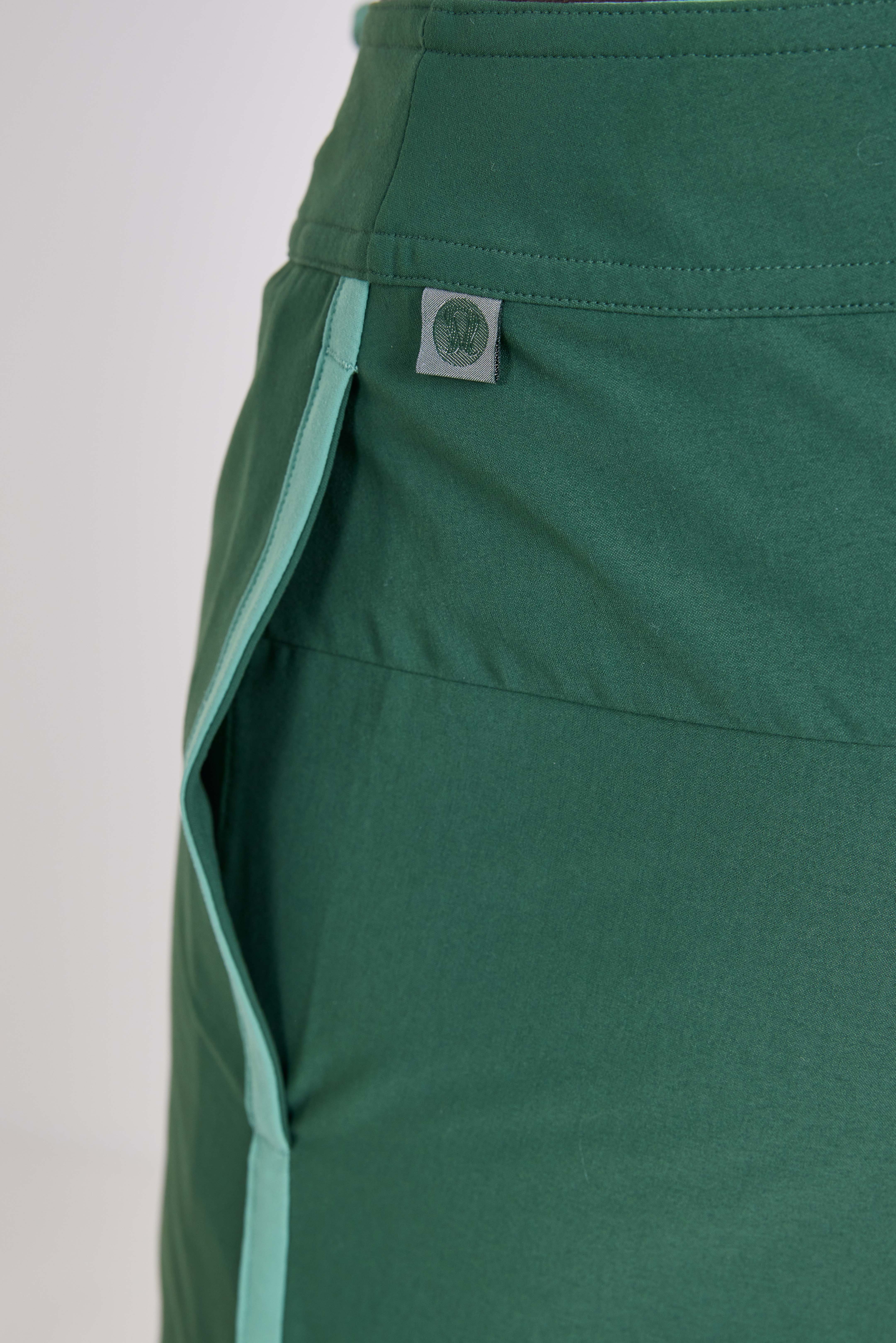 תמונת תקריב דוגמן של Classic-Fit Linerless Board Short 7''