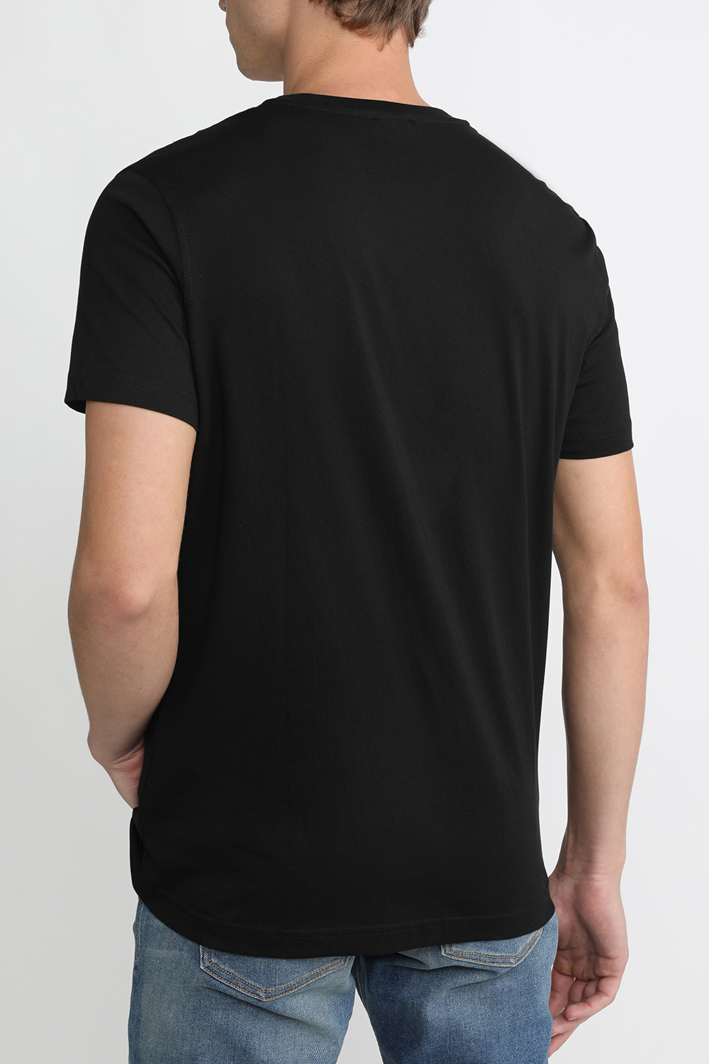 תמונת דוגמן אחורית של חולצת טי