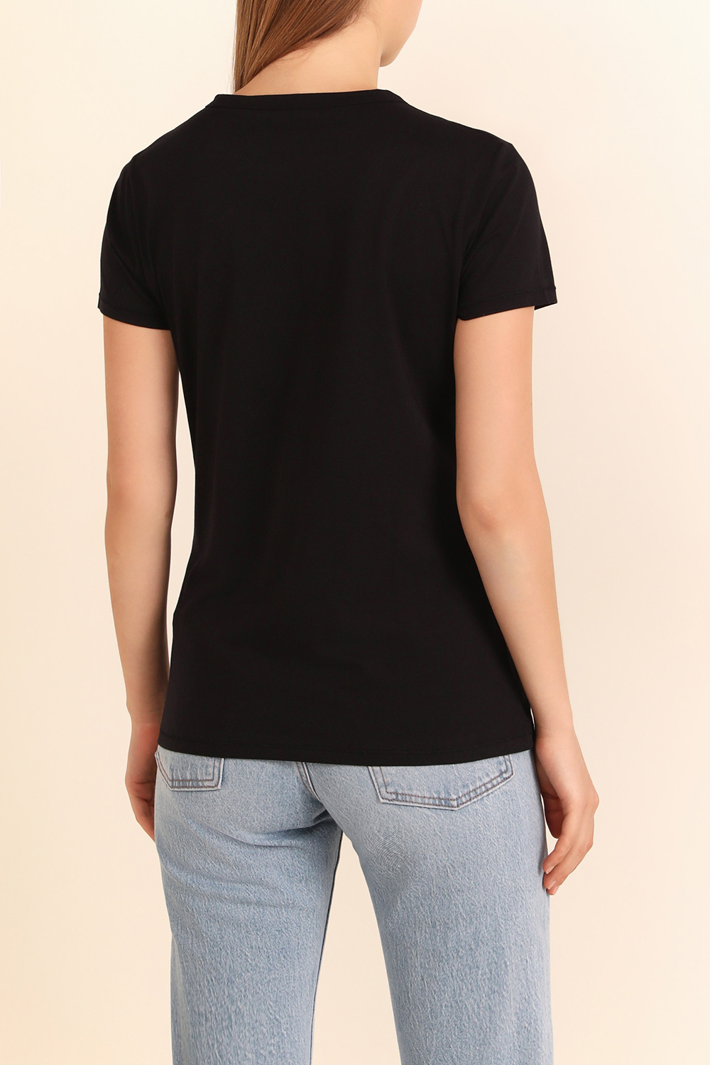 תמונת דוגמן אחורית של חולצת טי