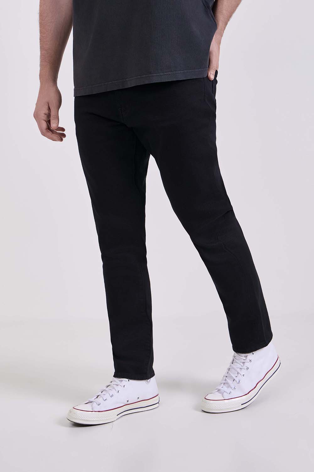 תמונת דוגמן קידמית של מכנסי ג'ינס סלים 512