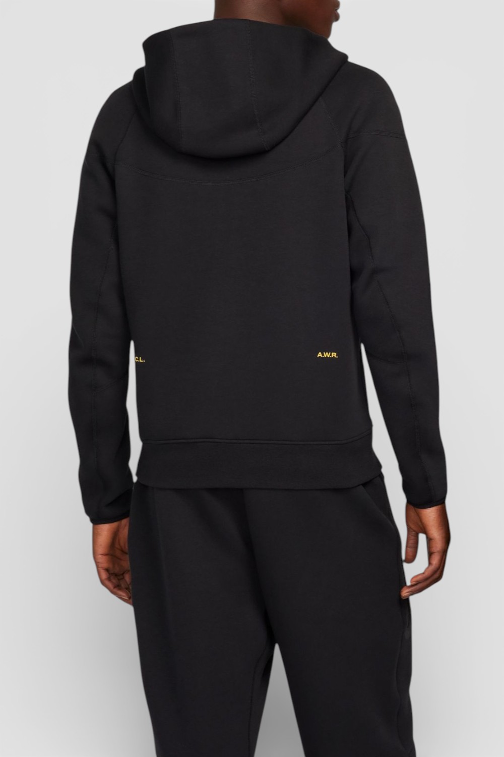 תמונת דוגמן אחורית של קפוצ'ון נייקי X נוקטה