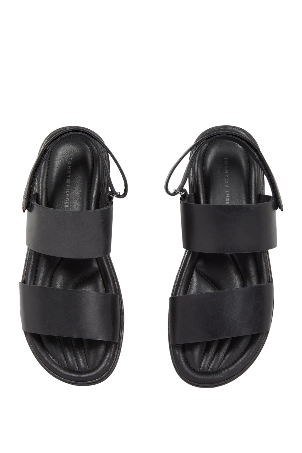 תמונת פנים של סנדלי סלינג-בק